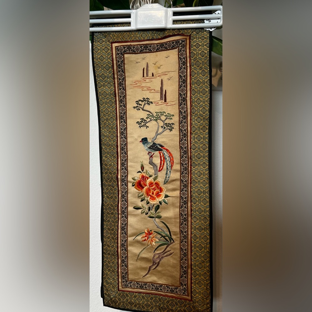 Early 19th Century. Chinese Silk embroidered panels